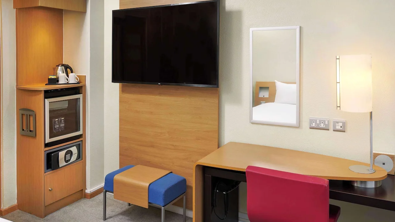 Novotel London West
